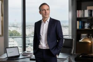 découvrez l'estimation de la fortune de raphaël glucksmann en 2026 ainsi que ses principales sources de revenus détaillées et analysées.